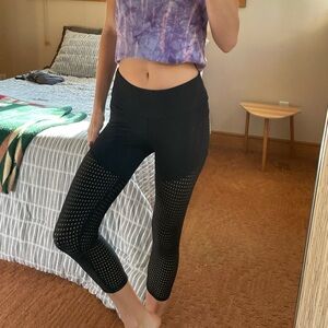 Onzie Black High-Waisted Capri Leggings